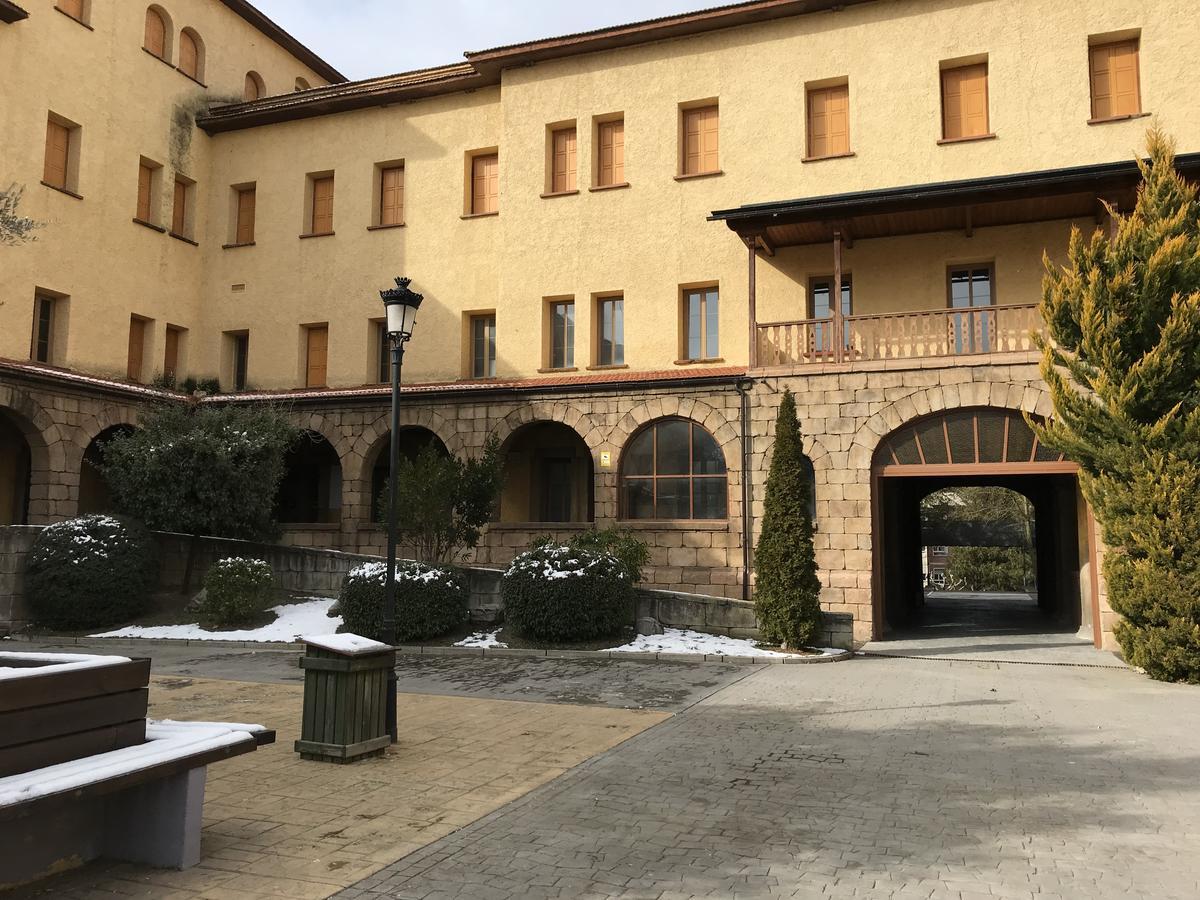 Albergue Pirenarium Sabiñánigo Exterior foto